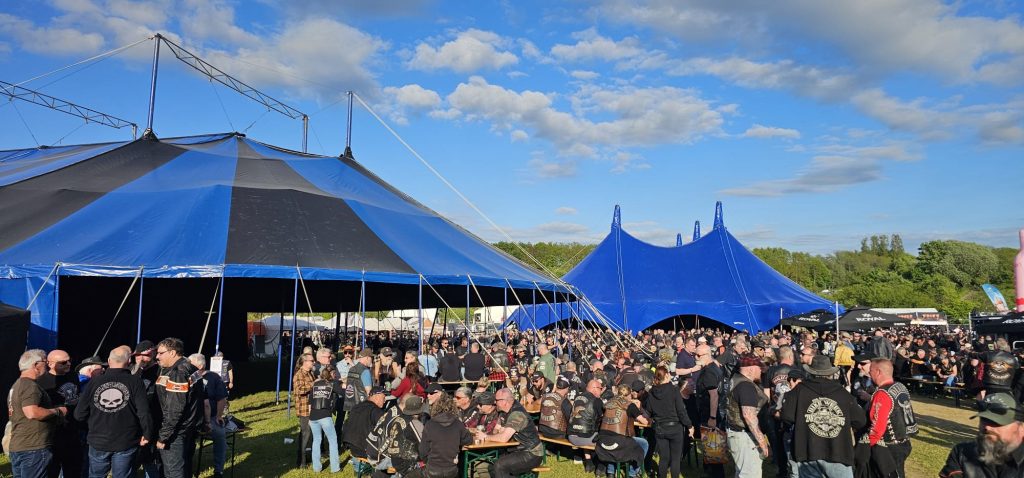 Festzelte auf einem Partyareal